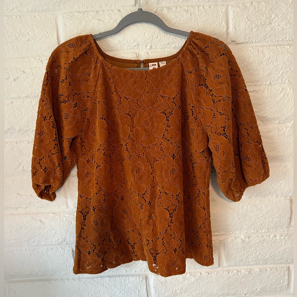 Dolan Textured Top